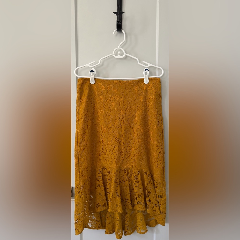 NWT ECI New York Mustard Lace High-Low Skirt 6